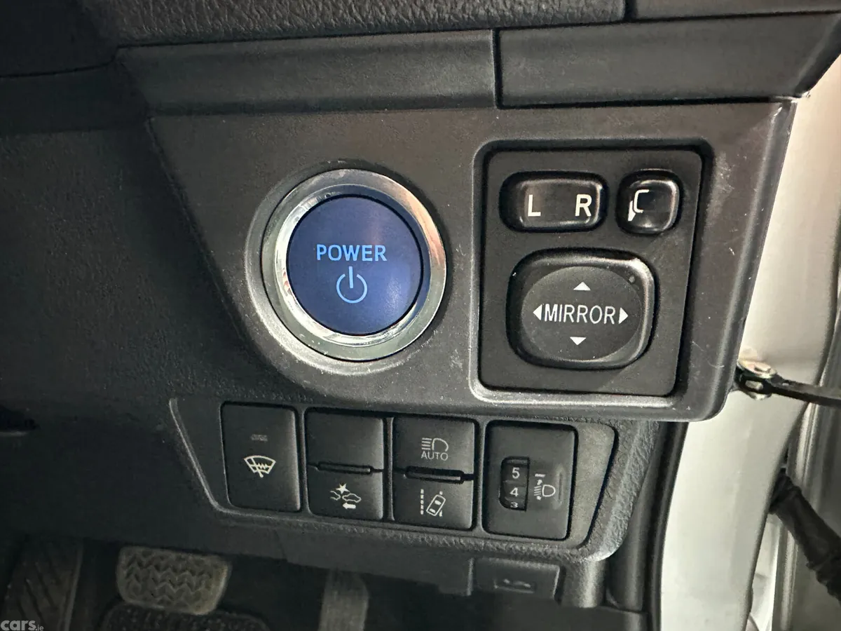 Toyota Corolla Estate, Petrol Hybrid, 2022, Silver