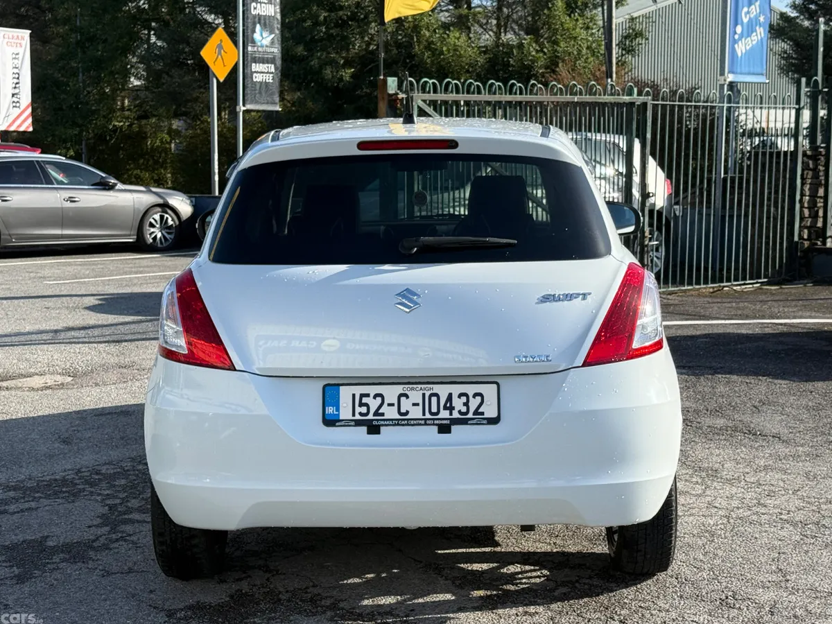 Suzuki Swift Hatchback, Petrol, 2015, White