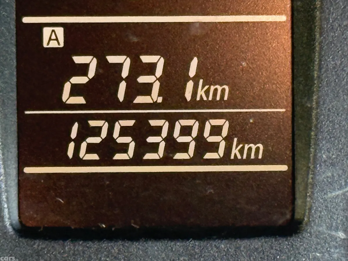 Suzuki Swift Hatchback, Petrol, 2015, White