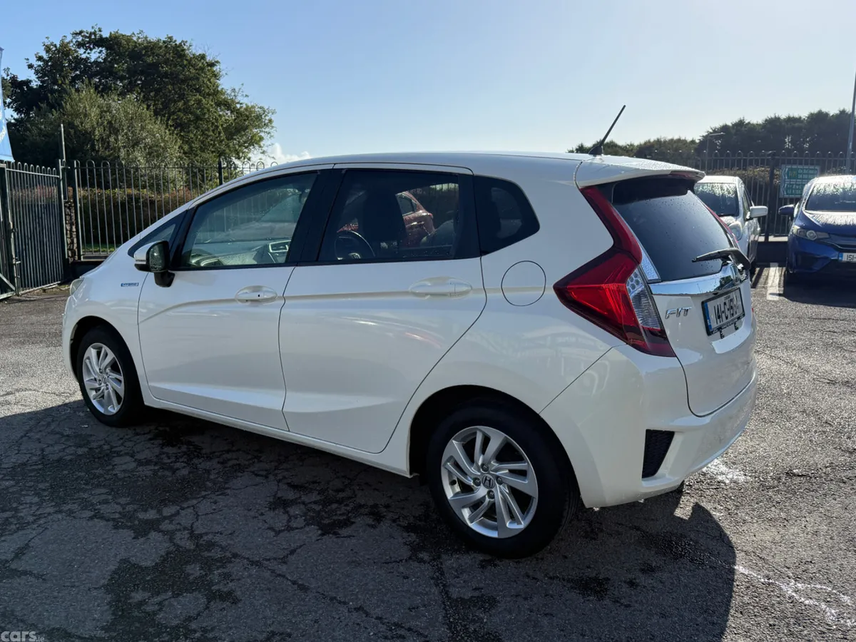 Honda Fit Hatchback, Petrol Hybrid, 2014, White