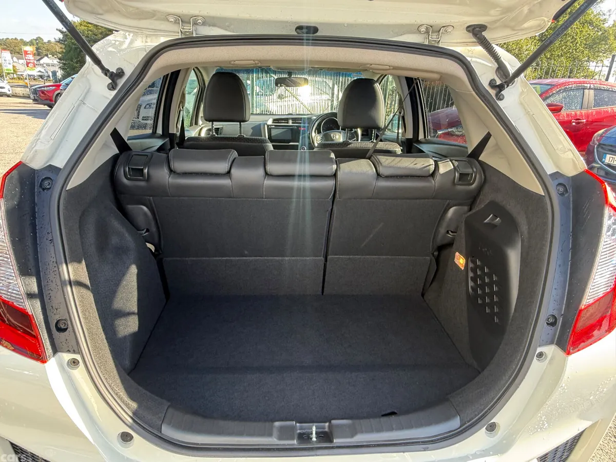 Honda Fit Hatchback, Petrol Hybrid, 2014, White