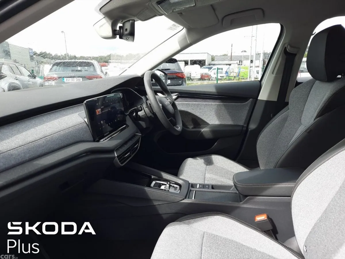 Skoda Octavia Saloon, Diesel, 2026, Grey