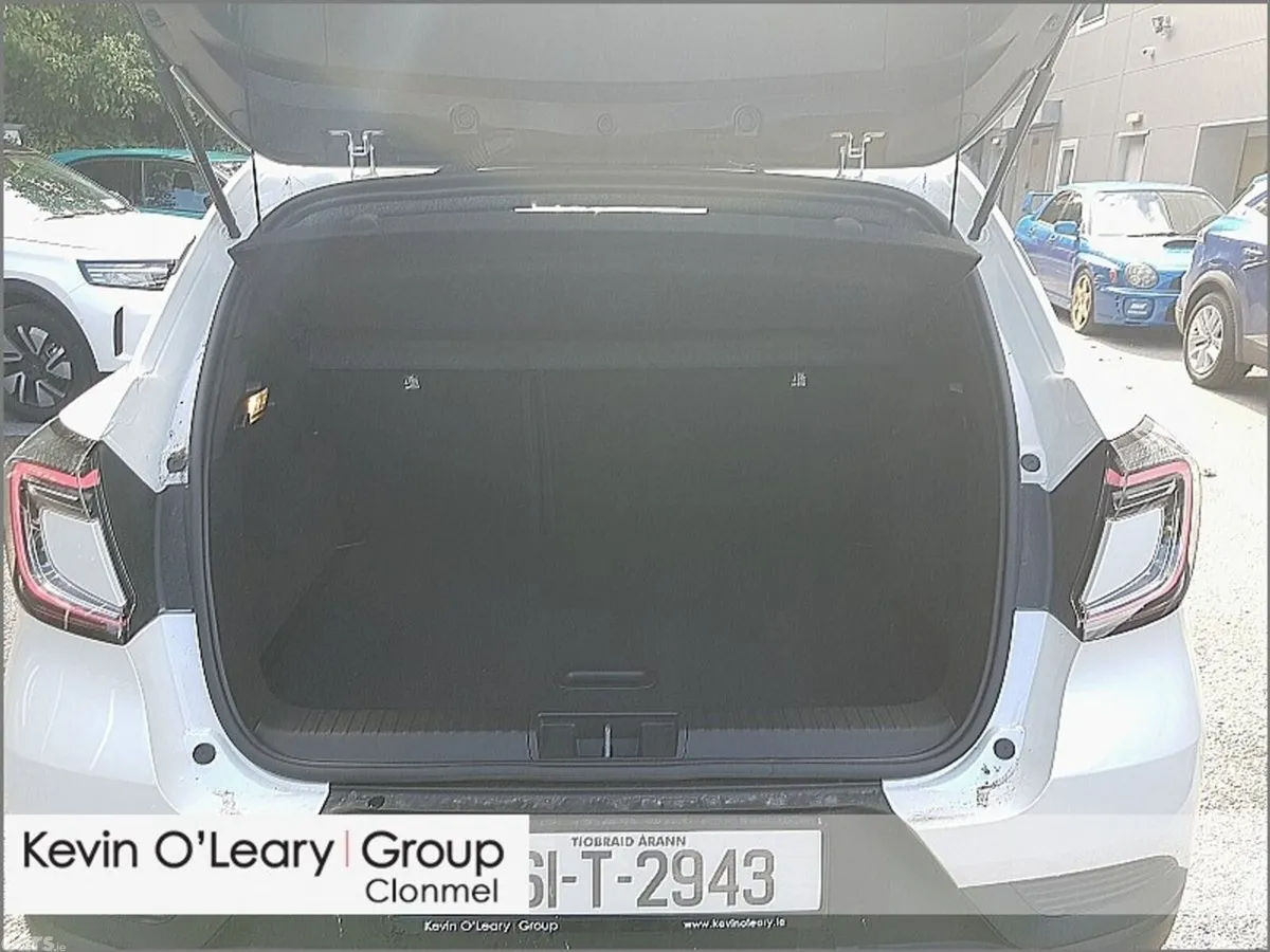 Renault Captur Hatchback, Petrol, 2026, White