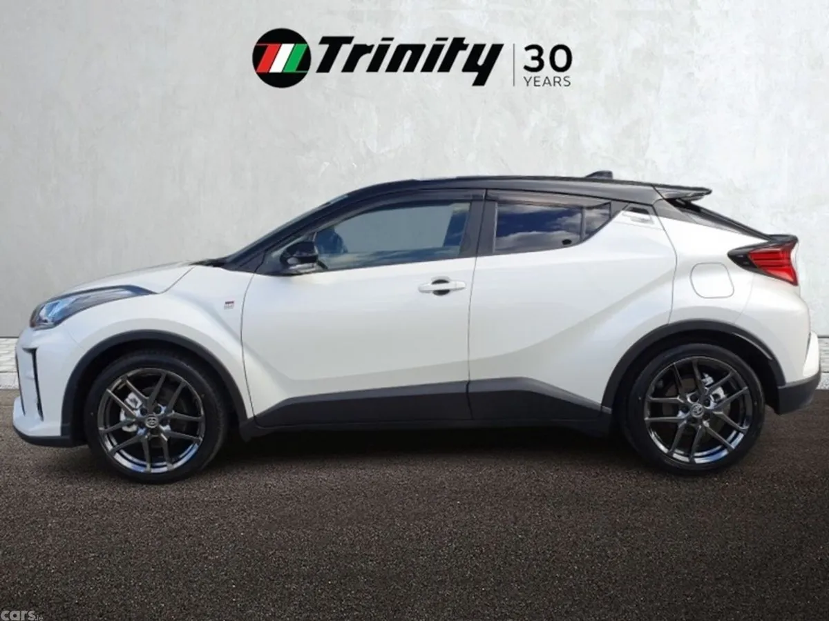 Toyota C-HR SUV, Petrol Hybrid, 2020, White