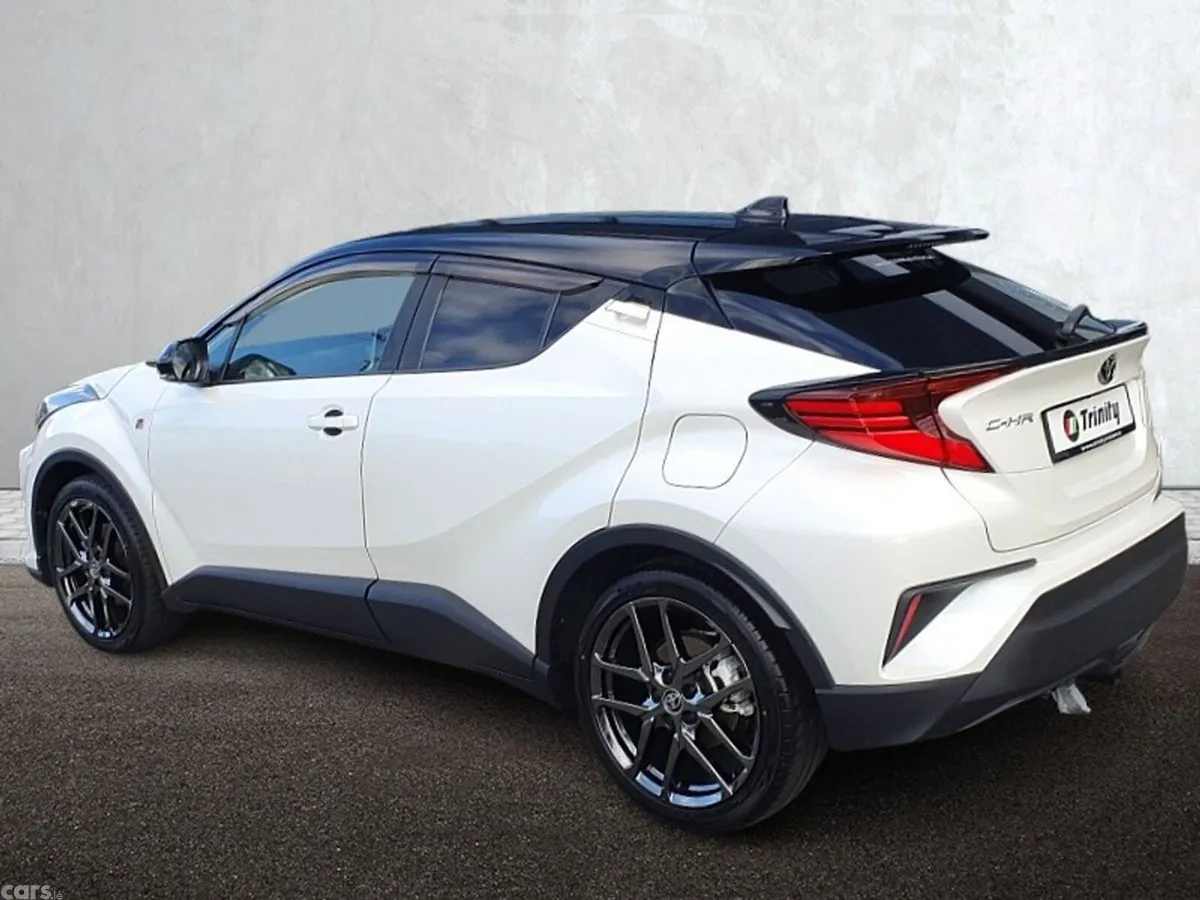 Toyota C-HR SUV, Petrol Hybrid, 2020, White