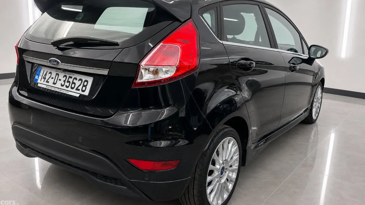Ford Fiesta Hatchback, Petrol, 2014, Black