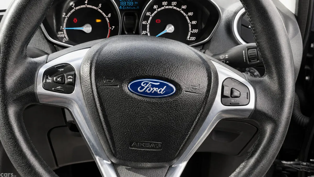 Ford Fiesta Hatchback, Petrol, 2014, Black