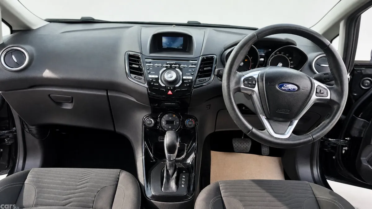 Ford Fiesta Hatchback, Petrol, 2014, Black