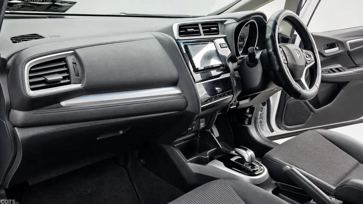 Honda Fit Hatchback, Petrol Hybrid, 2019, White