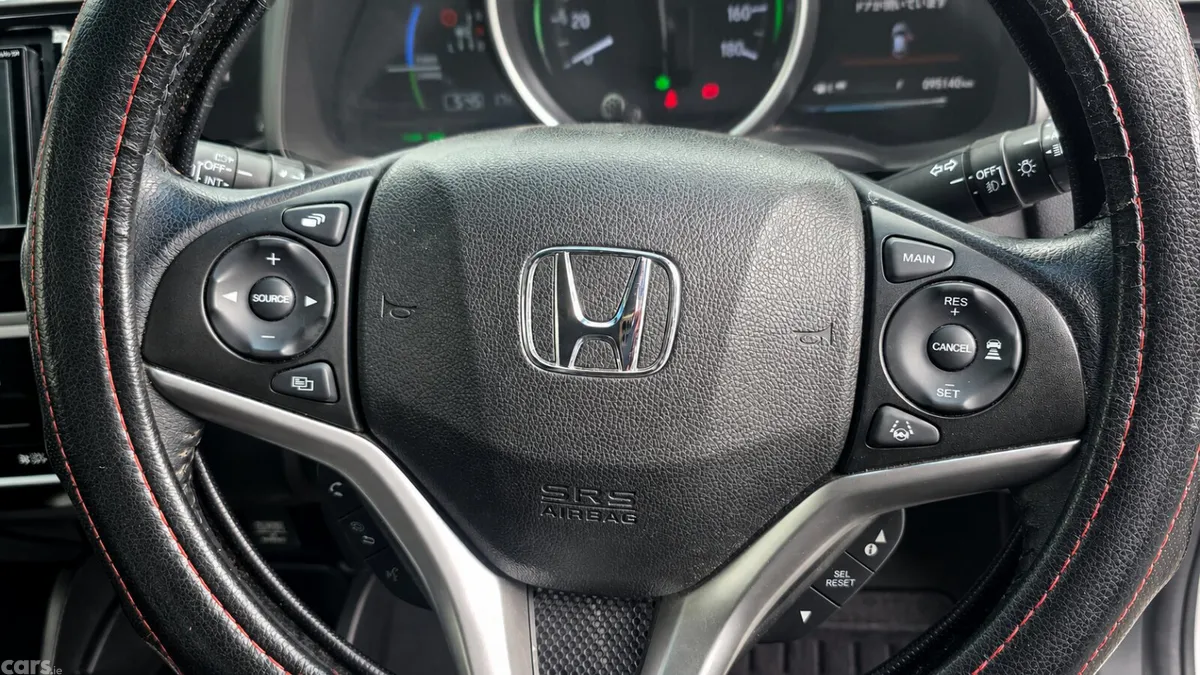 Honda Fit Hatchback, Petrol Hybrid, 2019, White