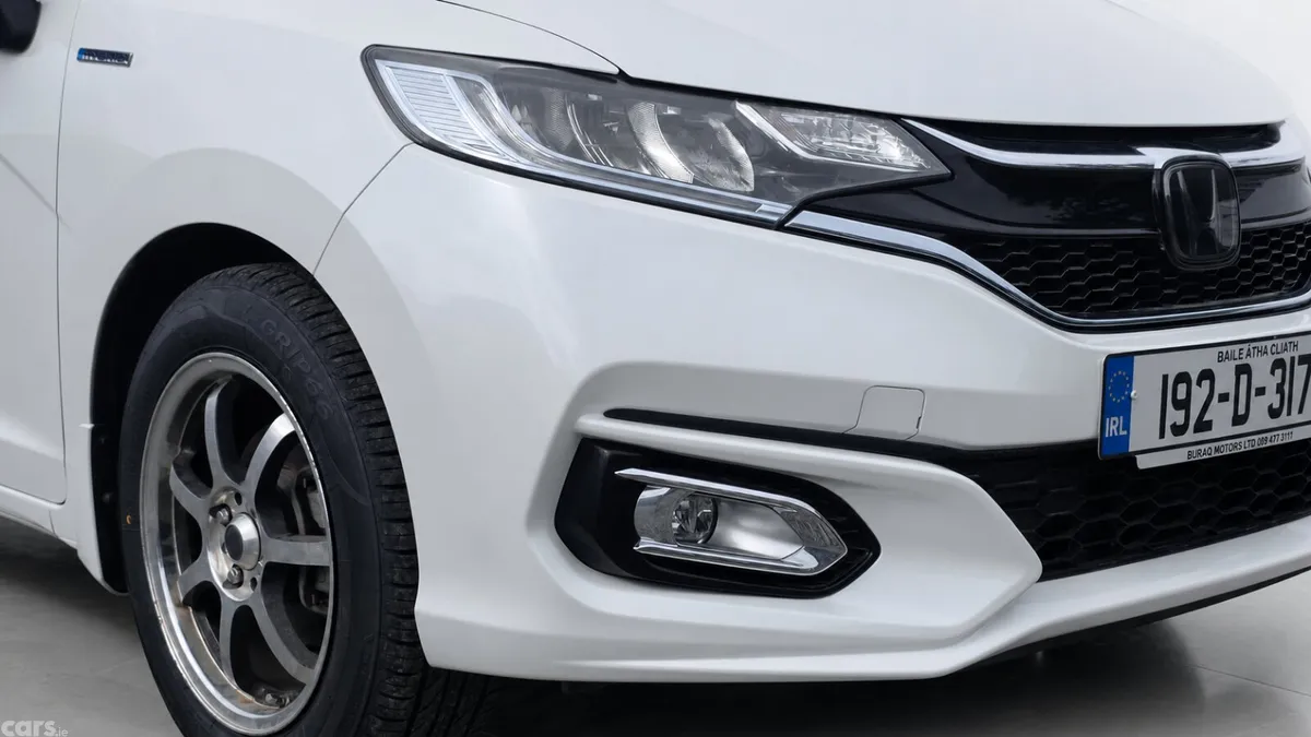 Honda Fit Hatchback, Petrol Hybrid, 2019, White