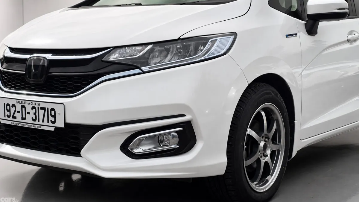 Honda Fit Hatchback, Petrol Hybrid, 2019, White