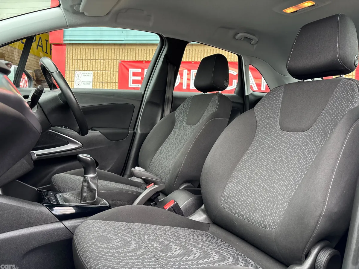 Vauxhall Crossland X Hatchback, Petrol, 2019, White