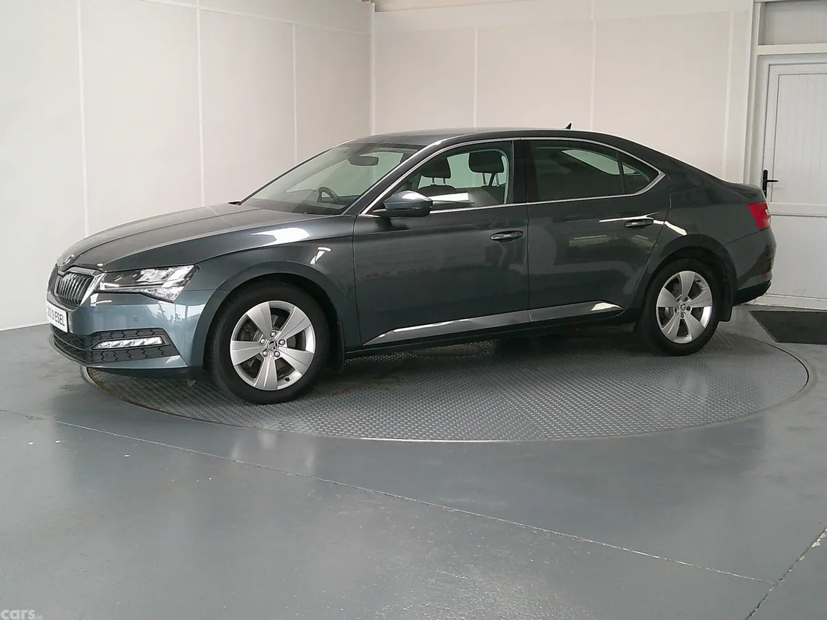Skoda Superb Hatchback, Diesel, 2020, Grey