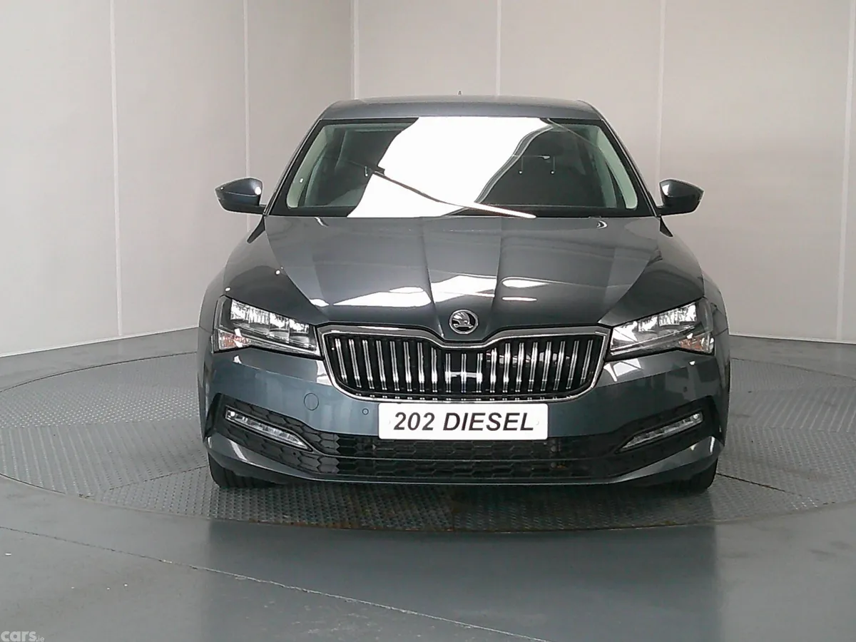 Skoda Superb Hatchback, Diesel, 2020, Grey