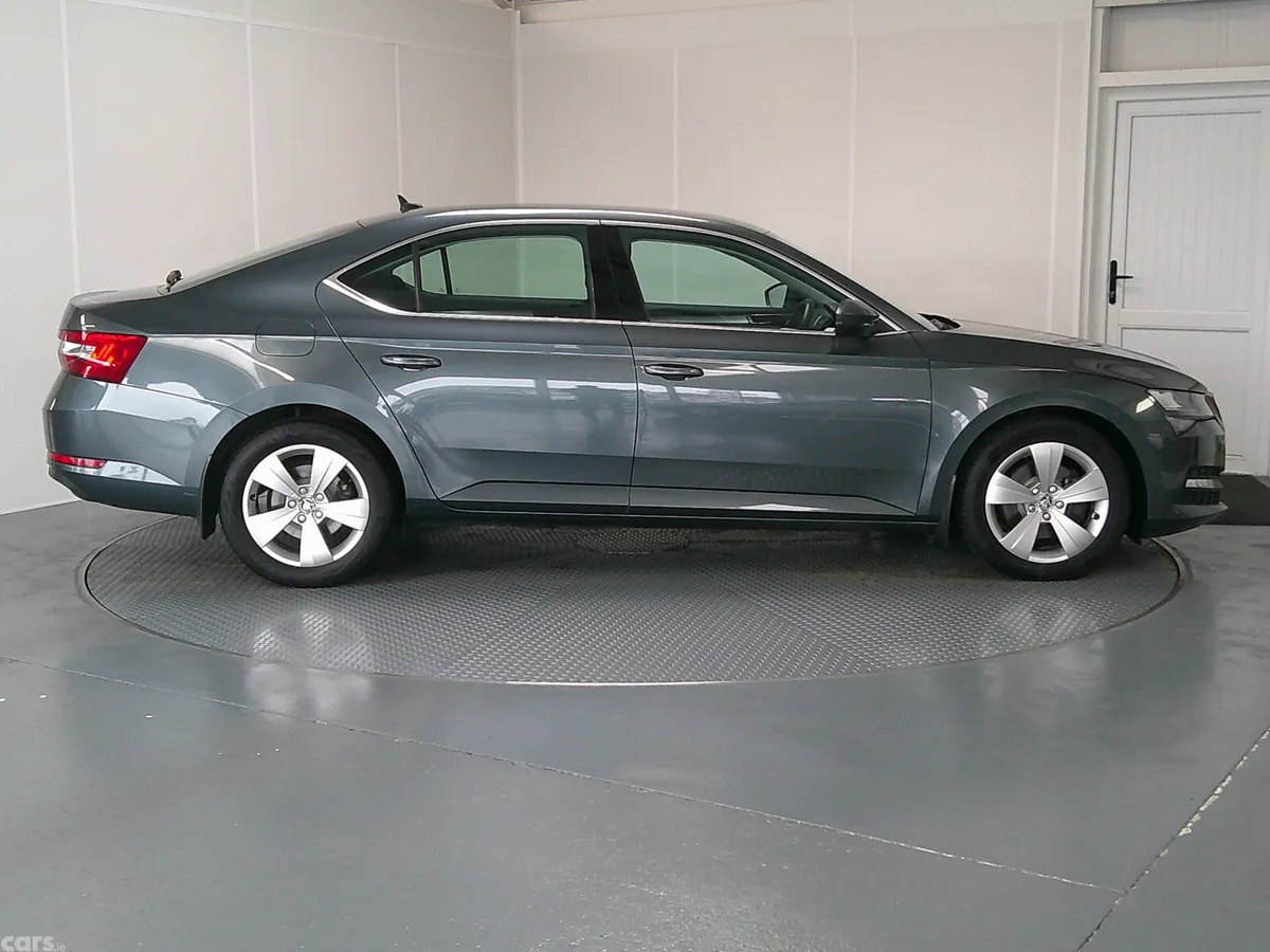 Skoda Superb Hatchback, Diesel, 2020, Grey