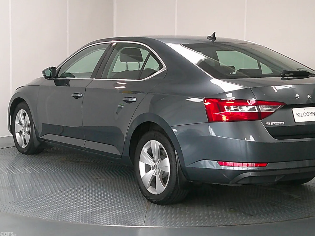 Skoda Superb Hatchback, Diesel, 2020, Grey