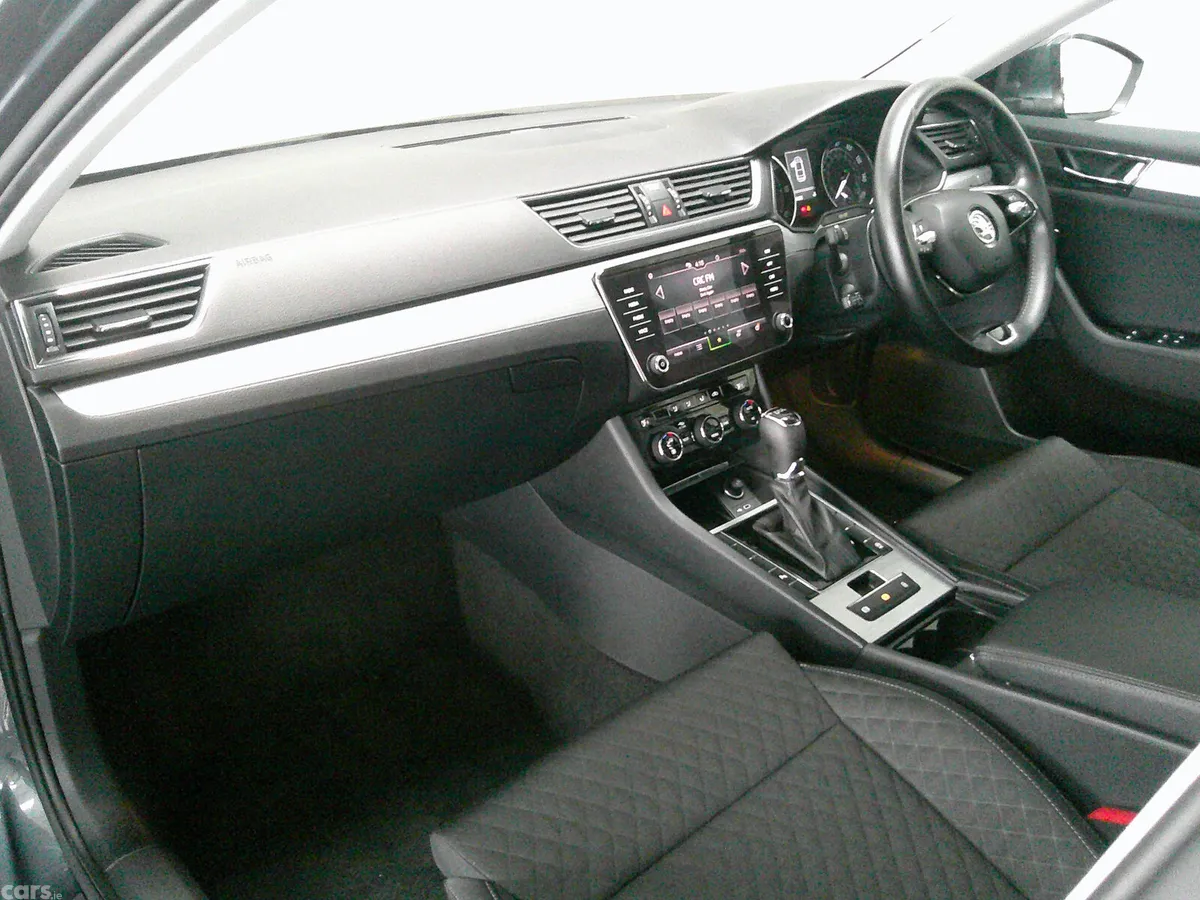 Skoda Superb Hatchback, Diesel, 2020, Grey