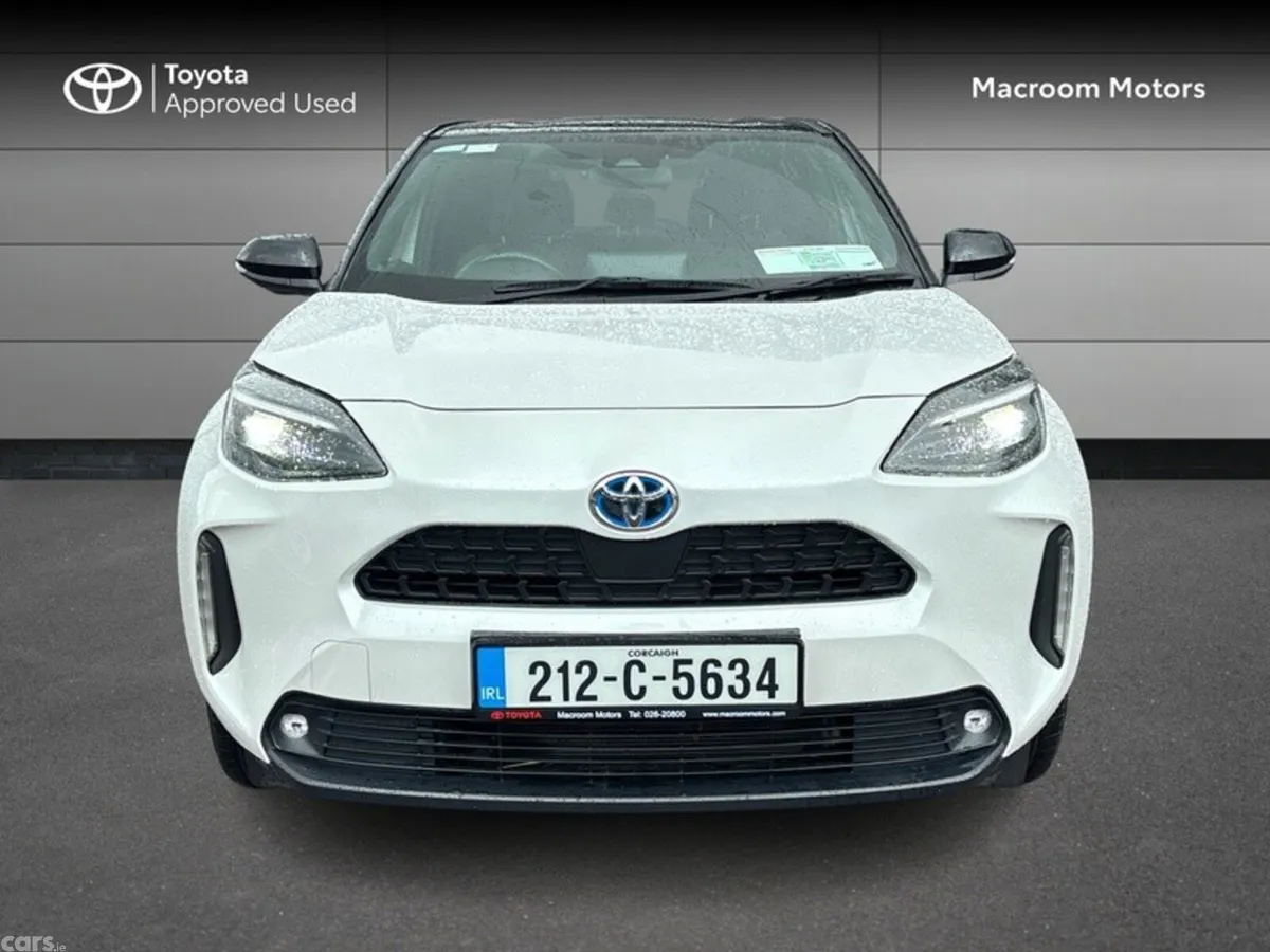 Toyota Yaris Cross Hatchback, Petrol Hybrid, 2021, White