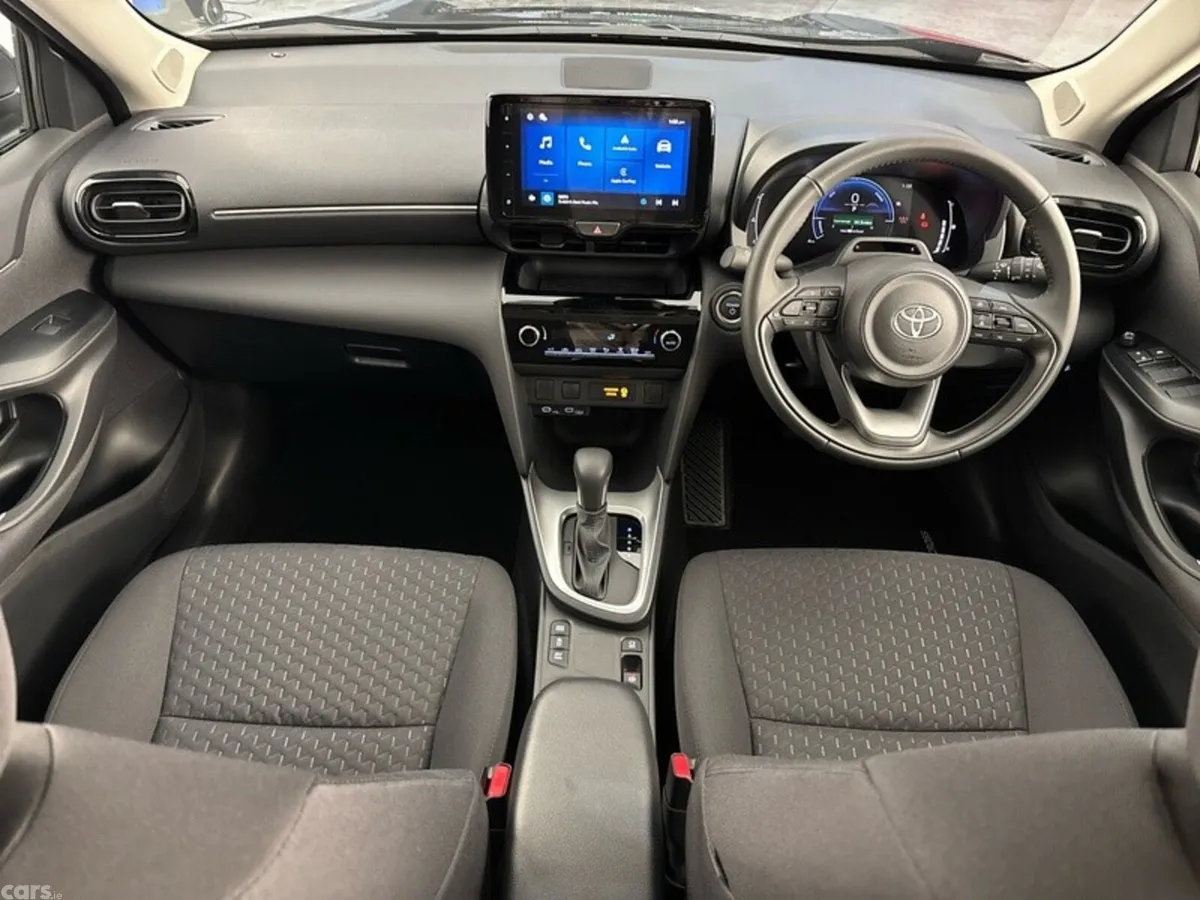 Toyota Yaris Cross Hatchback, Petrol Hybrid, 2026, Grey