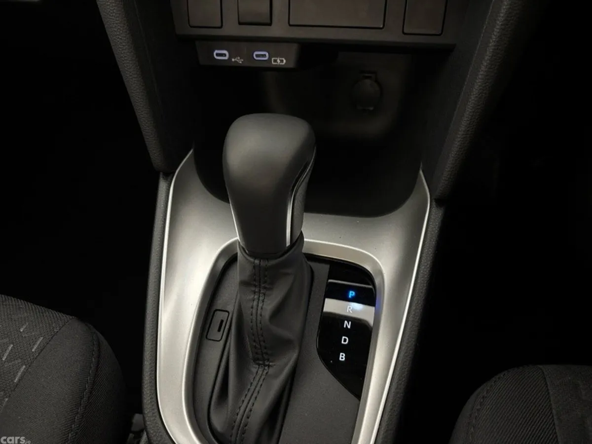 Toyota Yaris Cross Hatchback, Petrol Hybrid, 2026, Grey