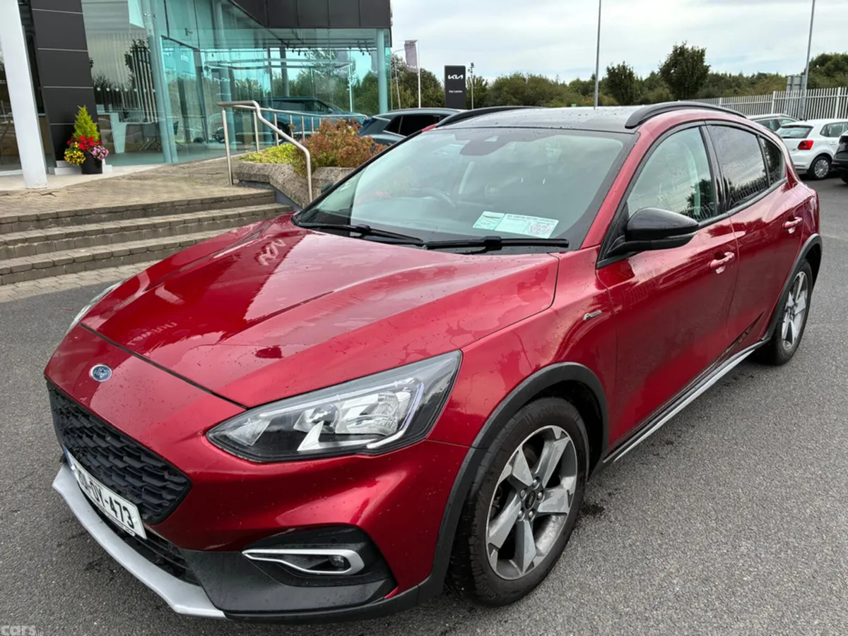 Ford Focus Hatchback, Diesel, 2020, Red