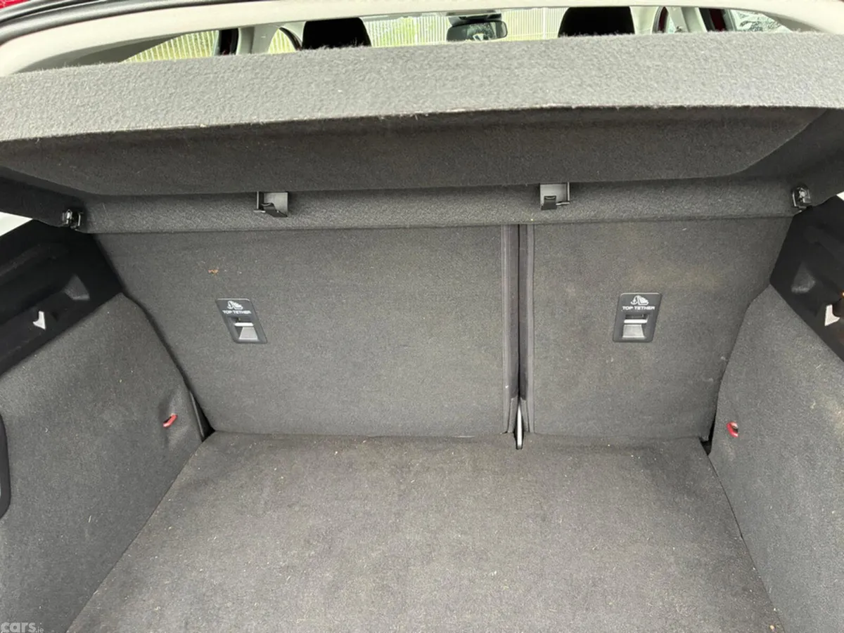 Ford Focus Hatchback, Diesel, 2020, Red