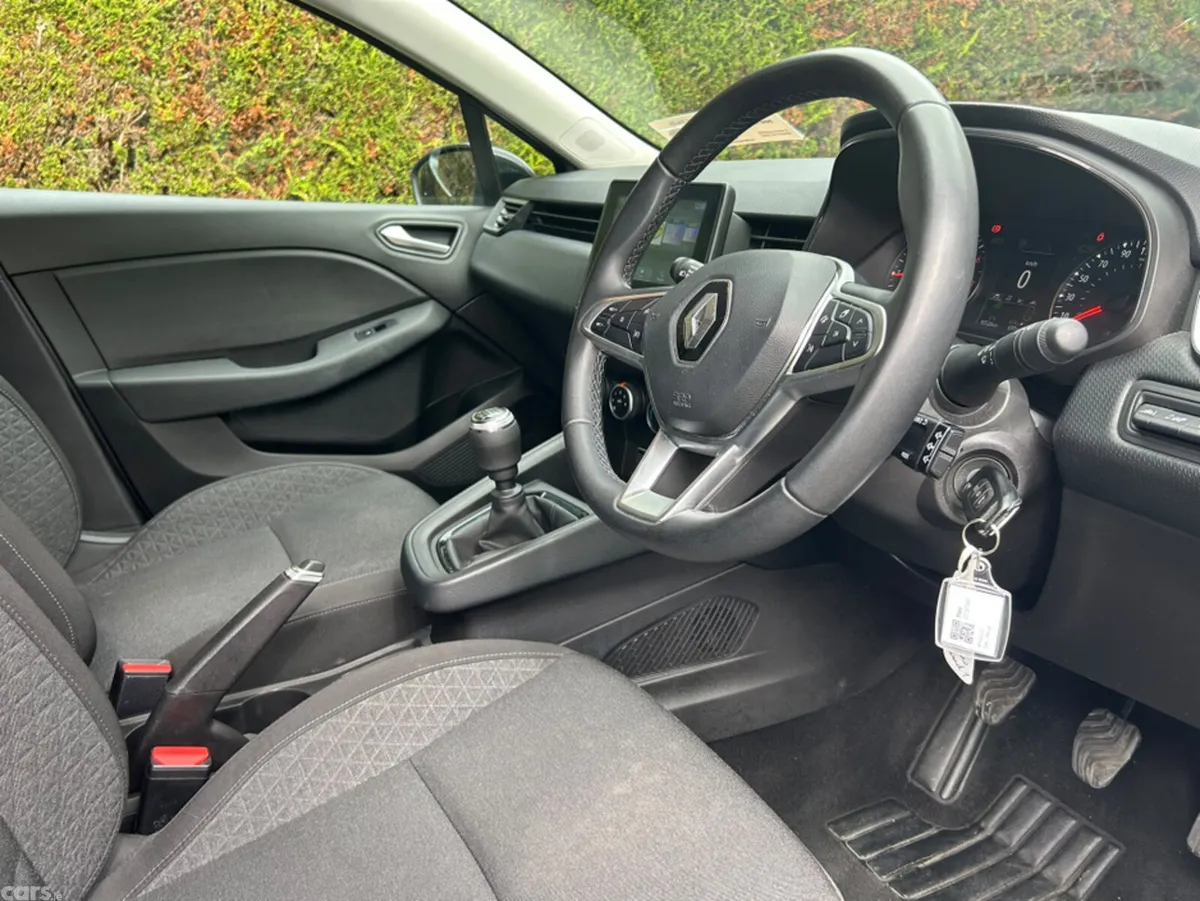 Renault Clio Hatchback, Petrol, 2023, Grey