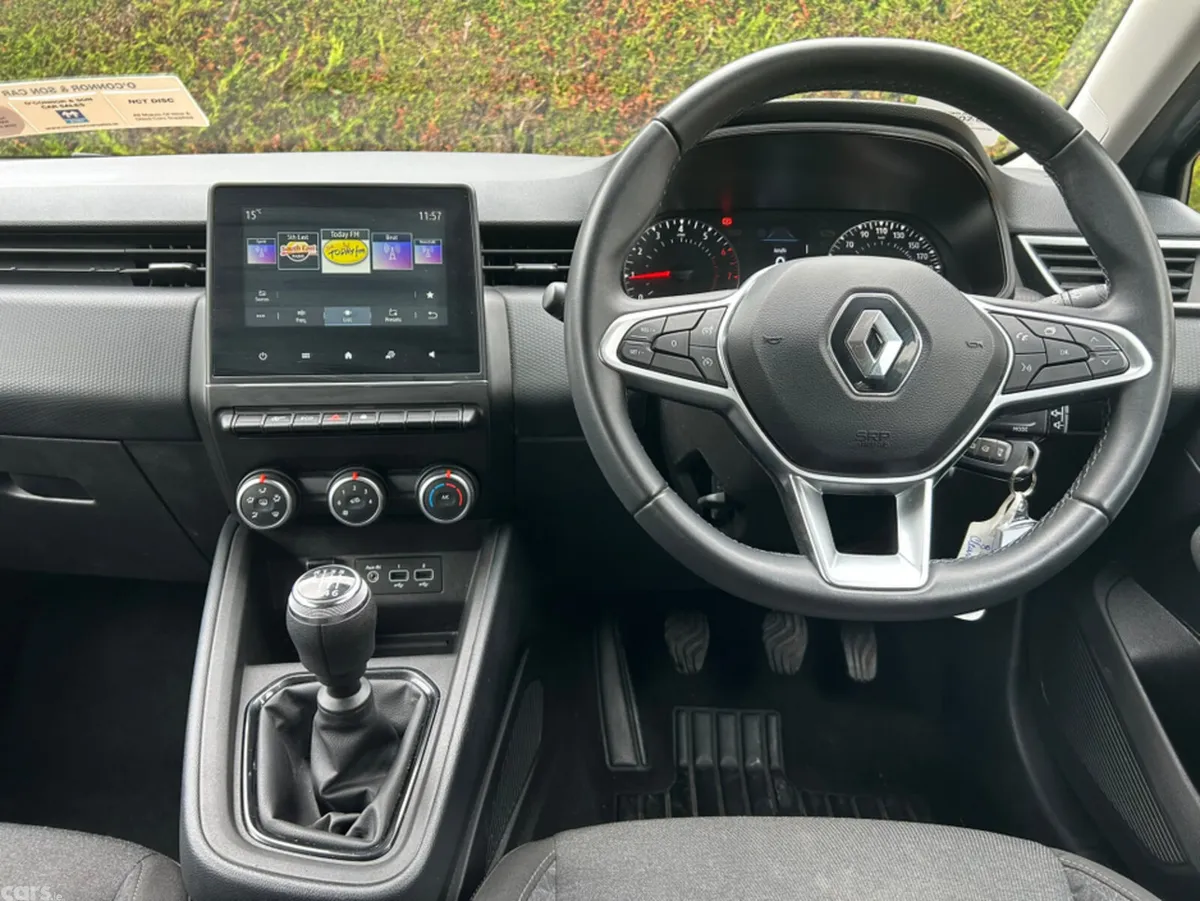Renault Clio Hatchback, Petrol, 2023, Grey