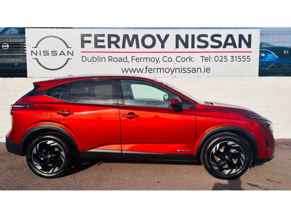 Nissan Qashqai Hatchback, Petrol Hybrid, 2026, Red