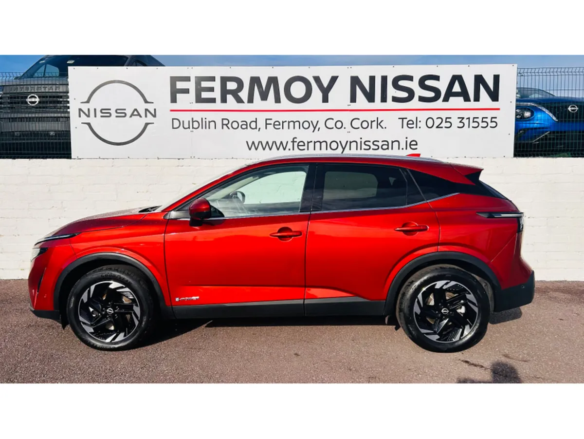 Nissan Qashqai Hatchback, Petrol Hybrid, 2026, Red