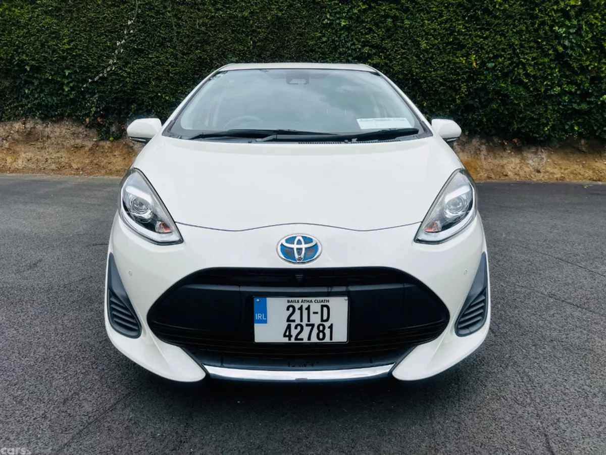 Toyota Aqua Hatchback, Petrol Hybrid, 2021, White
