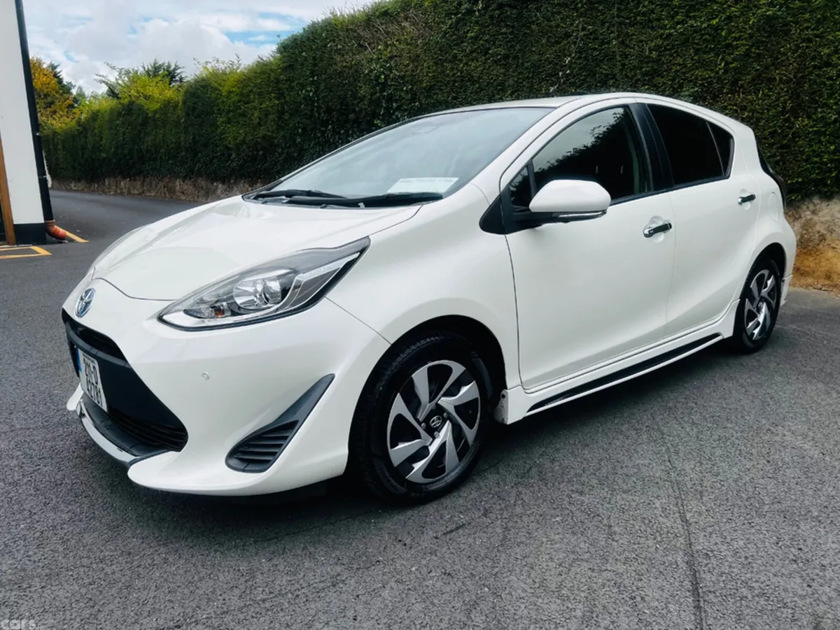 Toyota Aqua Hatchback, Petrol Hybrid, 2021, White