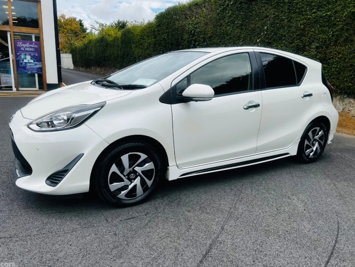 Toyota Aqua Hatchback, Petrol Hybrid, 2021, White