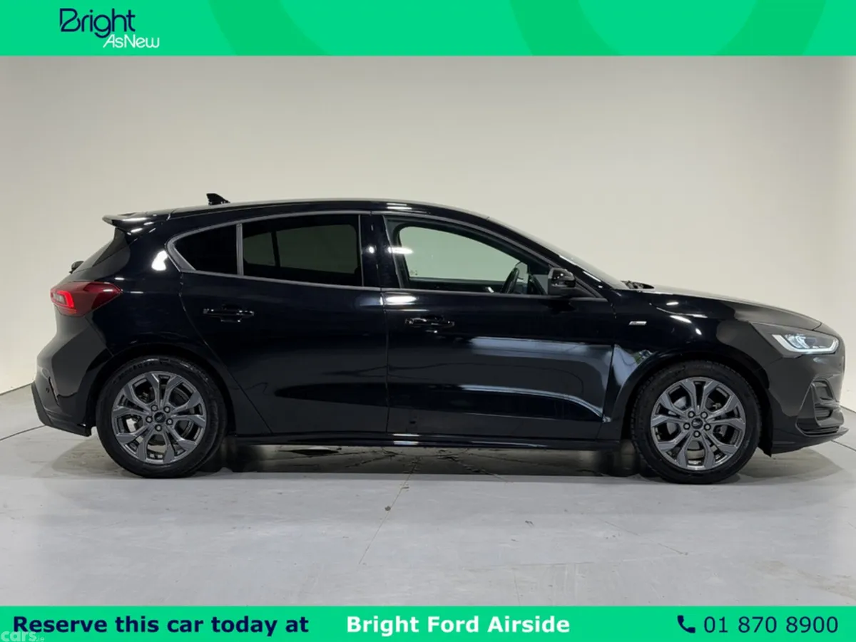 Ford Focus Hatchback, Petrol, 2024, Black