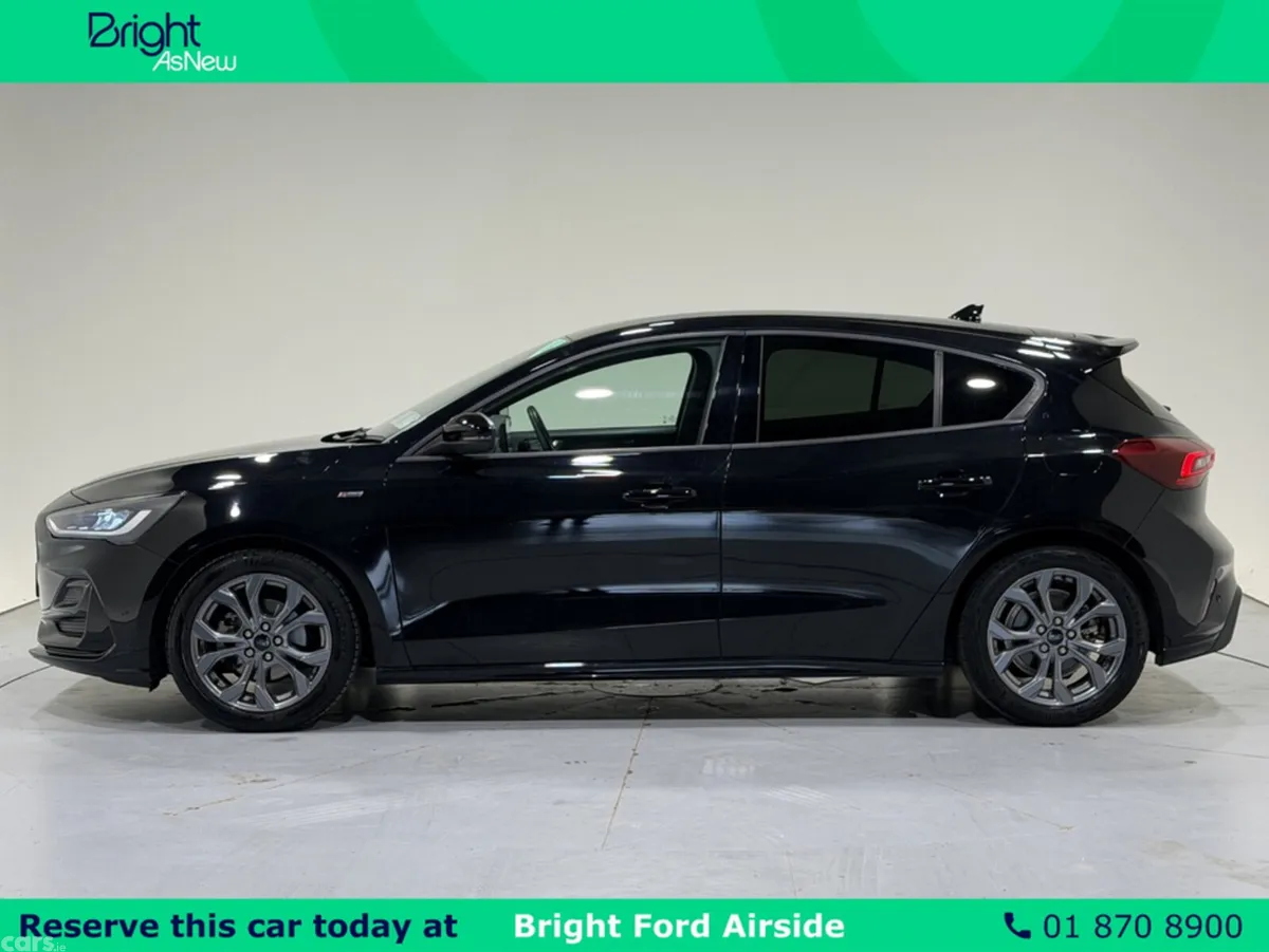 Ford Focus Hatchback, Petrol, 2024, Black