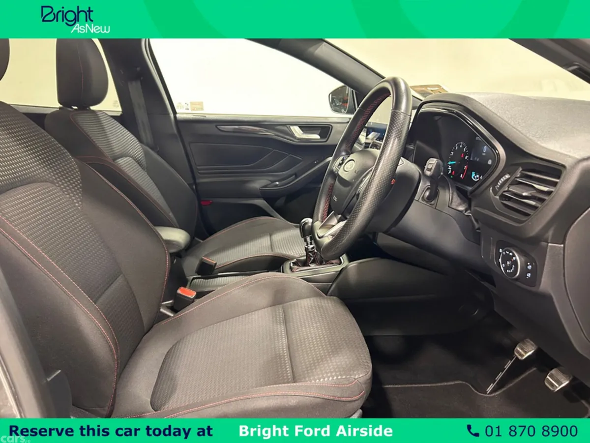 Ford Focus Hatchback, Petrol, 2024, Black