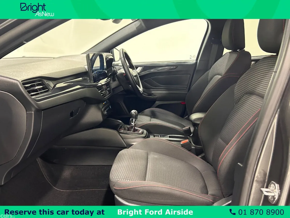 Ford Focus Hatchback, Petrol, 2024, Black