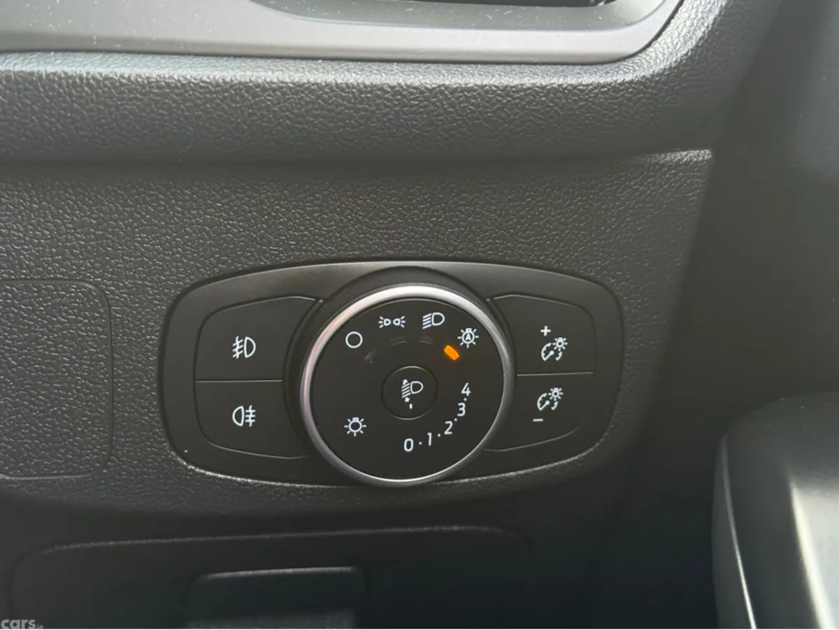 Ford Focus Hatchback, Diesel, 2020, Red