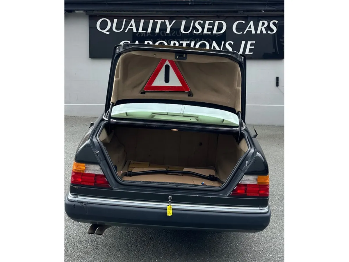 Mercedes-Benz 300 Coupe, Petrol, 1991, Black