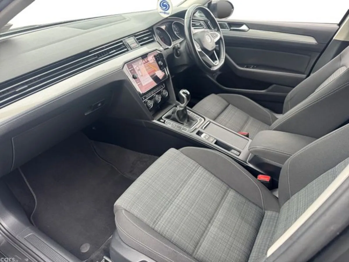 Volkswagen Passat Saloon, Diesel, 2020, Grey