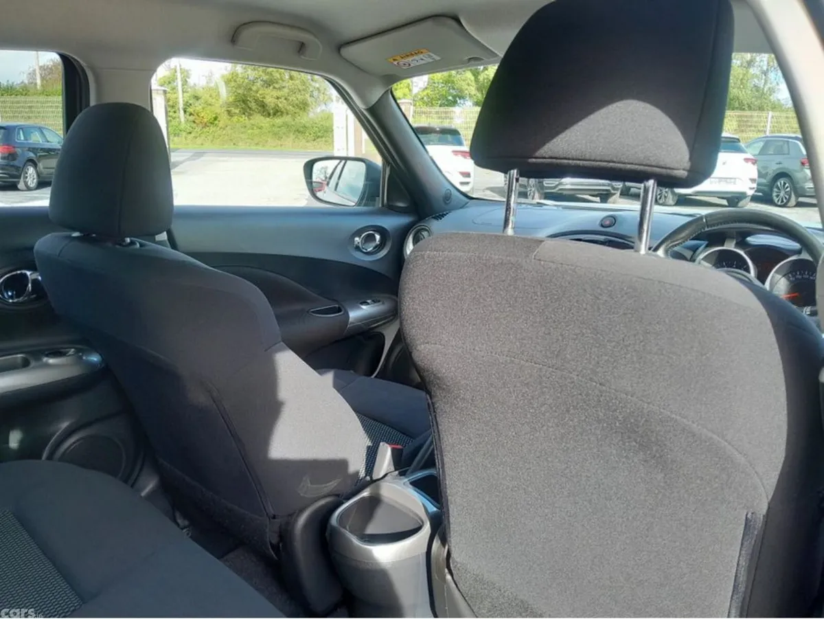 Nissan Juke Hatchback, Petrol, 2015, Silver