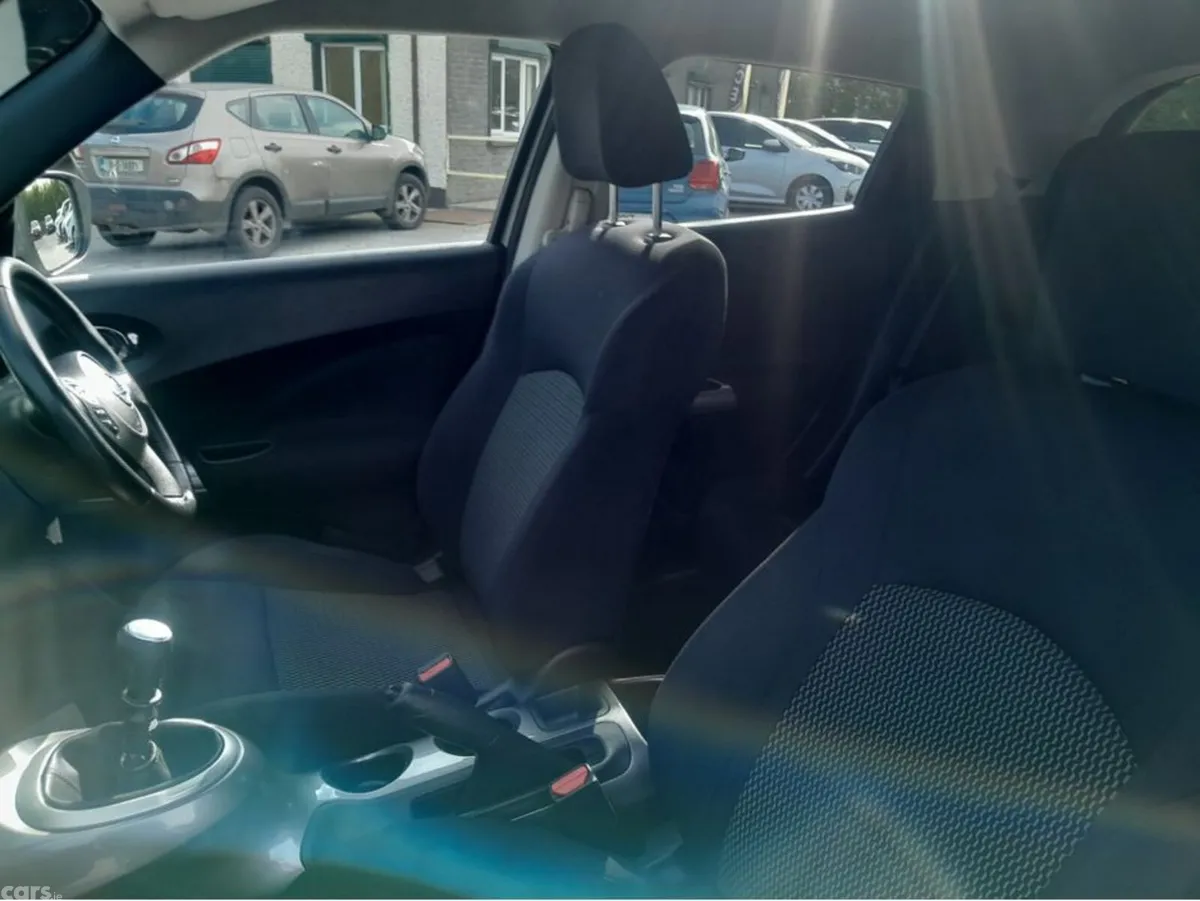 Nissan Juke Hatchback, Petrol, 2015, Silver