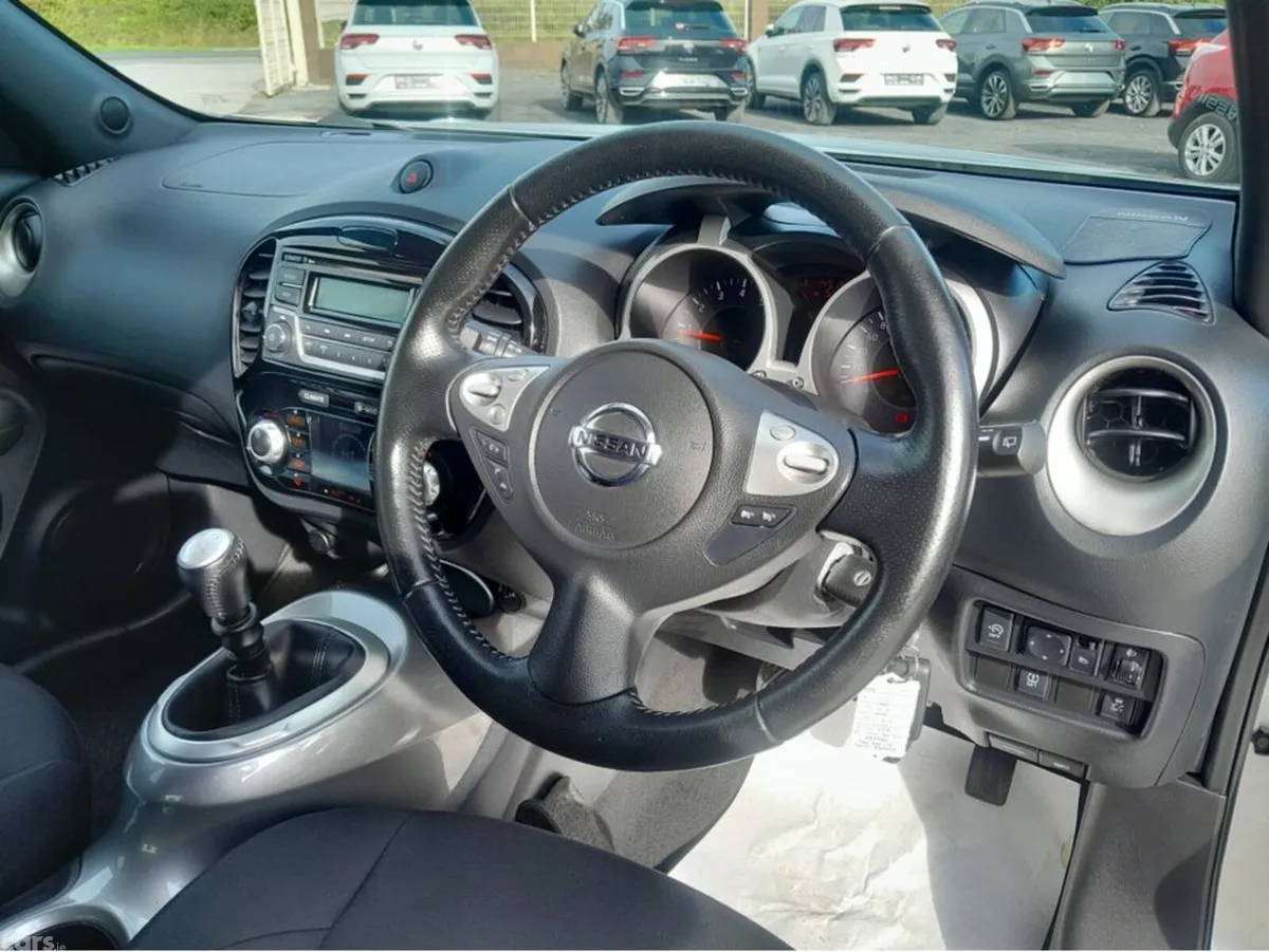 Nissan Juke Hatchback, Petrol, 2015, Silver