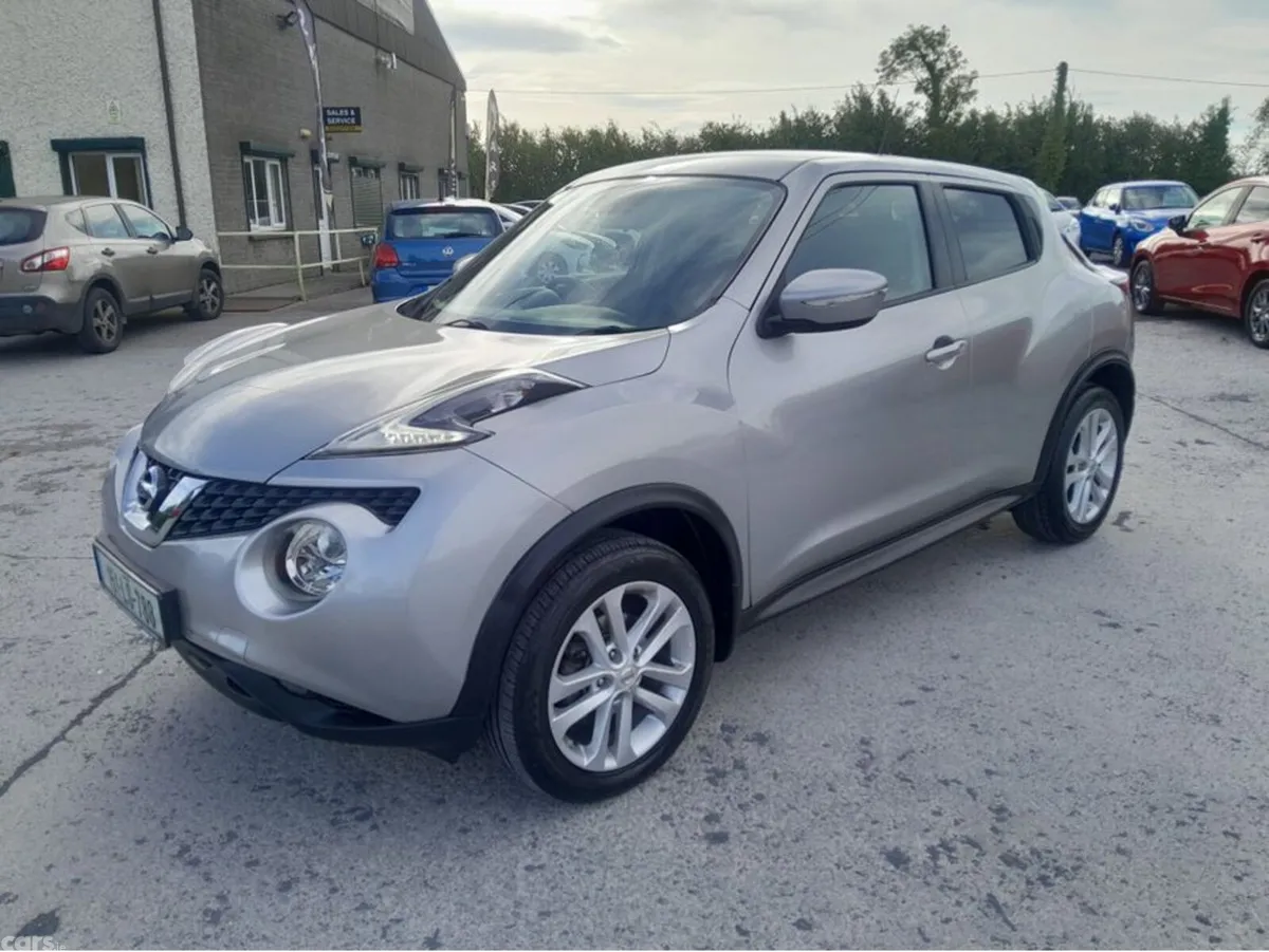 Nissan Juke Hatchback, Petrol, 2015, Silver