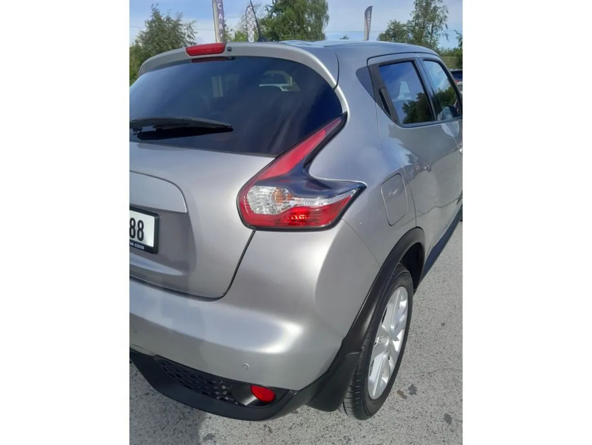 Nissan Juke Hatchback, Petrol, 2015, Silver