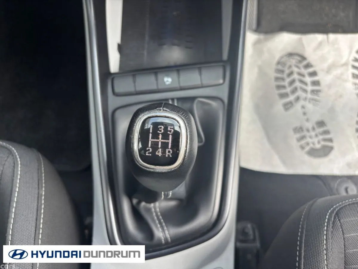 Hyundai i20 Hatchback, Petrol, 2021, White