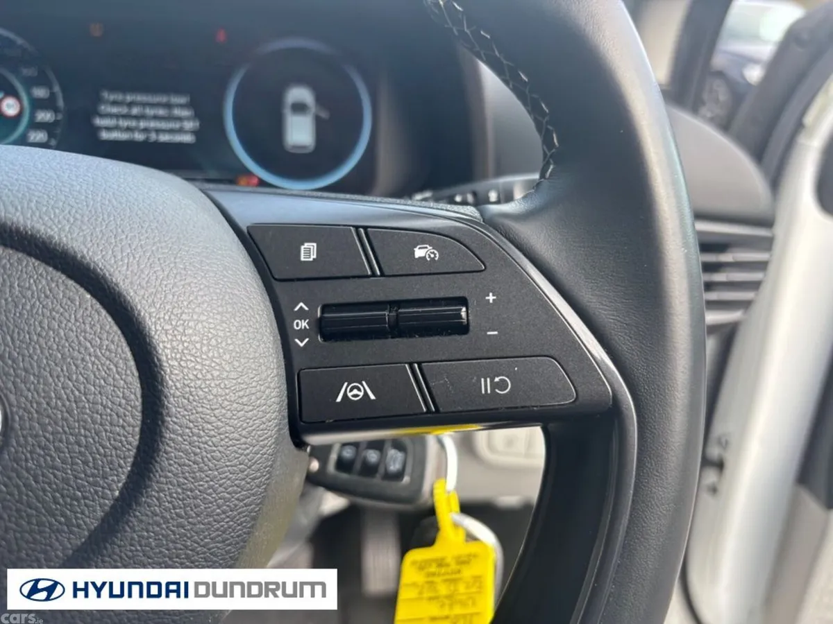 Hyundai i20 Hatchback, Petrol, 2021, White