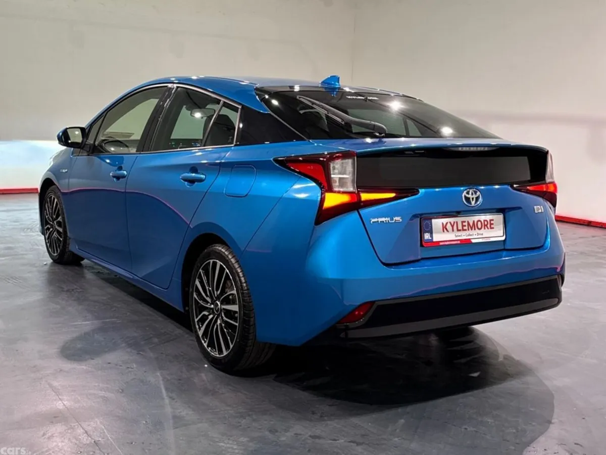 Toyota Prius Hatchback, Petrol Hybrid, 2019, Blue