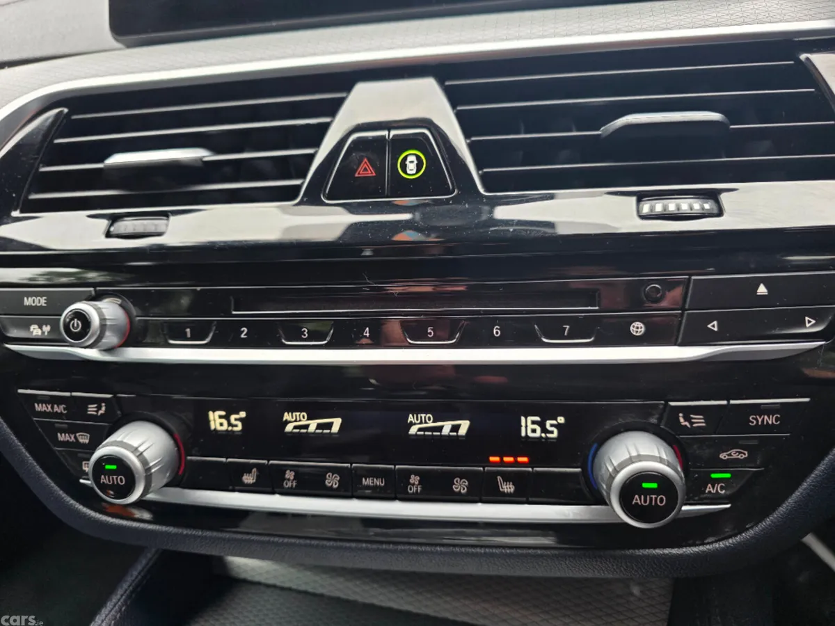 BMW 5-Series Saloon, Petrol Plug-in Hybrid, 2018, Blue